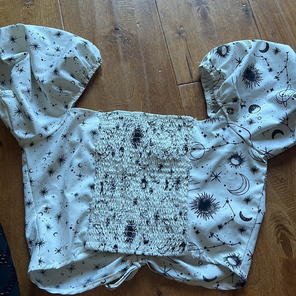 cute patterned tee - Picture 2 of 3